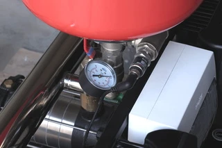 Станція підвищення тиску 2&times;1.1кВт Hmax 48м Qmax 120л/хв нерж 8л + частотне регулювання LEO 3.0 (2ECHm4-50-2AVF-1.1M-8)