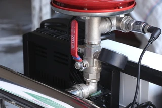 Станція підвищення тиску 2&times;1.1кВт Hmax 48м Qmax 120л/хв нерж 8л + частотне регулювання LEO 3.0 (2ECHm4-50-2AVF-1.1M-8)